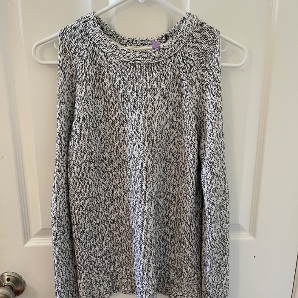 Sweater - Picture 4 of 5